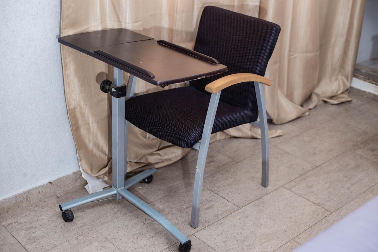 Studio Cosy Et Moderne Lome Bagian luar foto